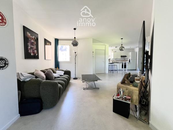 Appartement
                                                                                                                                                                                                                                                                                                                        4 pièce(s)                                                                                                                                                                                                          3 chambre(s)                                                                                                                                                                                                          84.6  m²