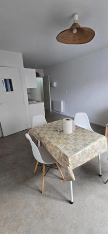 Appartement à louer 1 pièces FONTENAY LE COMTE (85)