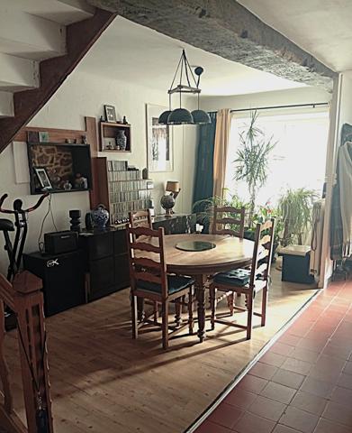 Aubigny-Les Clouzeaux, Maison en pierre dans le bourg 4 chambres avec jardin env. 800 m²
