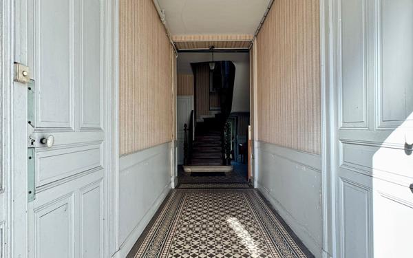 Maison à vendre    9 pièces • 222 m2 Jurançon
