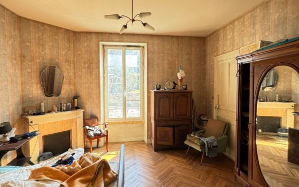 Maison à vendre    9 pièces • 222 m2 Jurançon