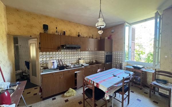 Maison à vendre    9 pièces • 222 m2 Jurançon