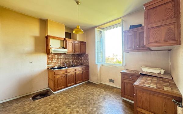 Maison à vendre    9 pièces • 222 m2 Jurançon