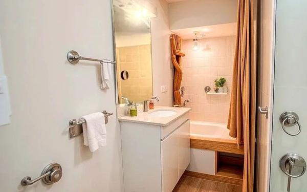 Immeuble à vendre    2 pièces • 74 m2 Nîmes