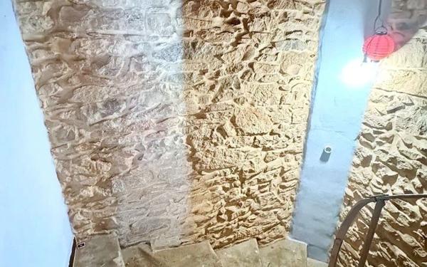 Immeuble à vendre    2 pièces • 74 m2 Nîmes