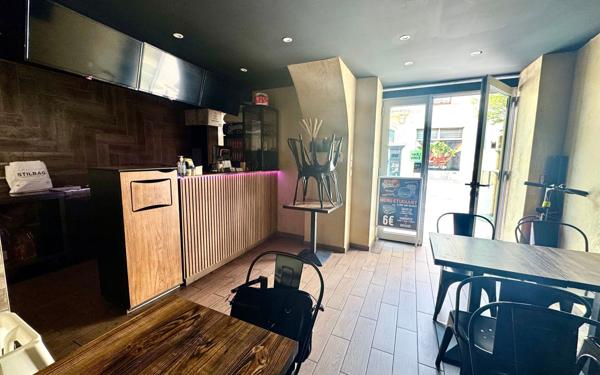 Immeuble à vendre    2 pièces • 74 m2 Nîmes