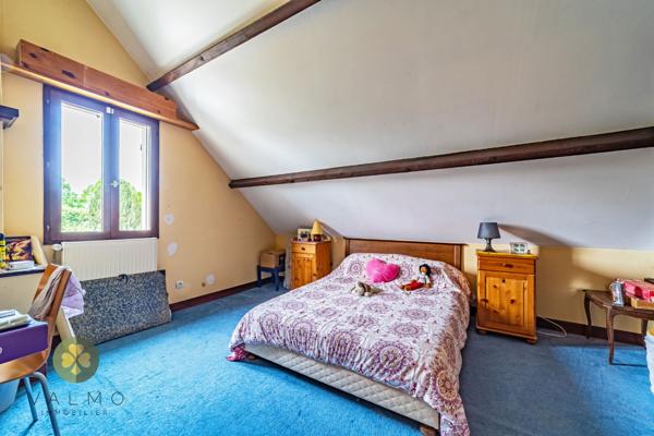 Maison
                                                                                                                                                                                                                                                                                                                        7 pièce(s)                                                                                                                                                                                                          5 chambre(s)                                                                                                                                                                                                          230  m²