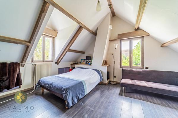 Maison
                                                                                                                                                                                                                                                                                                                        7 pièce(s)                                                                                                                                                                                                          5 chambre(s)                                                                                                                                                                                                          230  m²