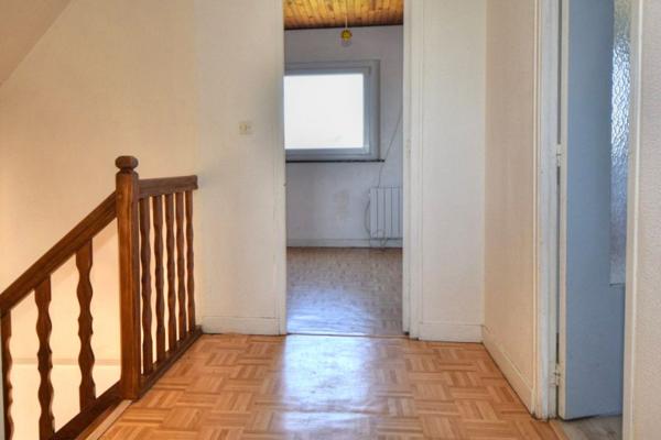 Maison  5 chambres  sur 1200 m2 à 8 mn des plages