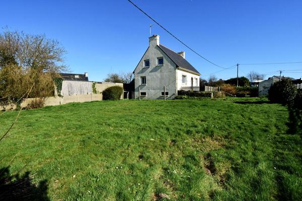 Maison  5 chambres  sur 1200 m2 à 8 mn des plages