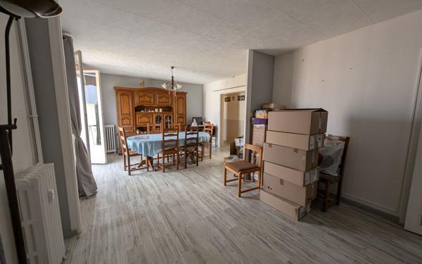 Appartement à vendre    3 pièces • 76 m2 Montluçon