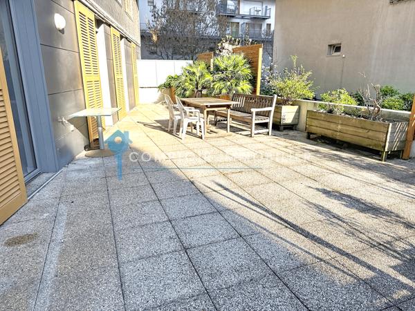 Appartement
                                                                                                                                                                                                                                                                                                                        3 pièce(s)                                                                                                                                                                                                          2 chambre(s)                                                                                                                                                                                                          70  m²