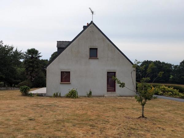 PLOUAY EN CAMPAGNE BELLE MAISON DE 6 PIÈCES  150m² ENVIRON HABITABLE SUR PARCELLE DE 2938M²