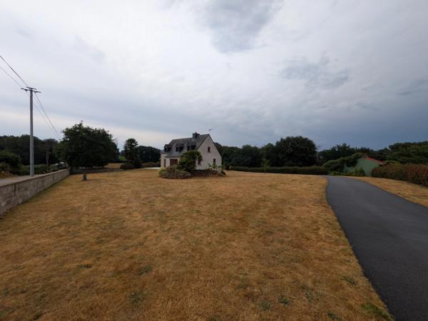 PLOUAY EN CAMPAGNE BELLE MAISON DE 6 PIÈCES  150m² ENVIRON HABITABLE SUR PARCELLE DE 2938M²