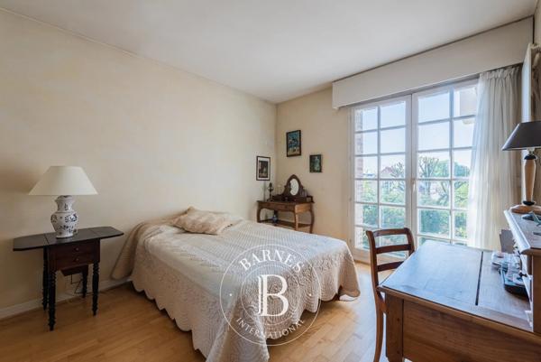 Saint-Cloud, Maison 3 Chambres -  279 m² à vendre