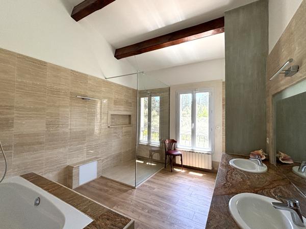 Maison 8 pièces - 290 m²