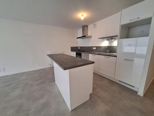 Appartement 3 pièces – 72 m² environ à Séné (ref : 28446)