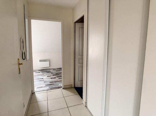 ORLEANS - St Jean de Braye - Rue de la Glacière  - Appartement 2 pièce(s) 42.20 + 2 PARKINGS
