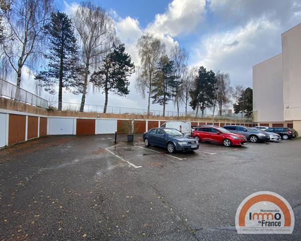 GARAGE BOX PRIVATIF - MONT GAILLARD
