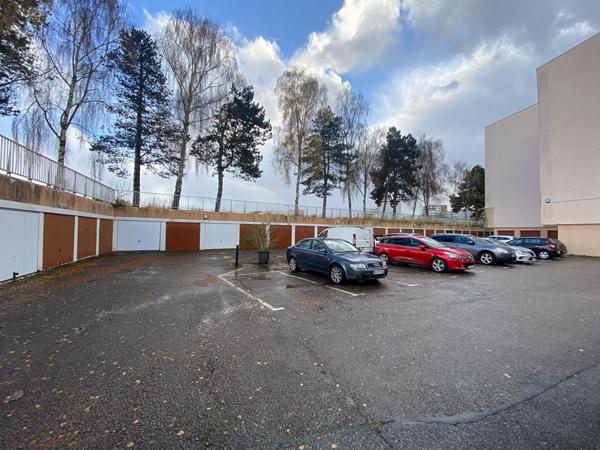 GARAGE BOX PRIVATIF - MONT GAILLARD