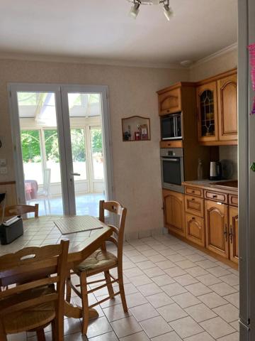 A vendre pavillon familial de plain-pied avec jardin à Distré 49400