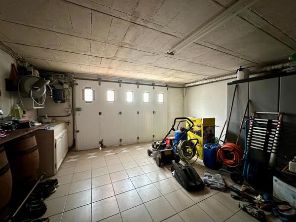 A vendre pavillon familial de plain-pied avec jardin à Distré 49400