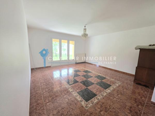 Villa
                                                                                                                                                                                                                                                                                                                        6 pièce(s)                                                                                                                                                                                                          5 chambre(s)                                                                                                                                                                                                          140  m²