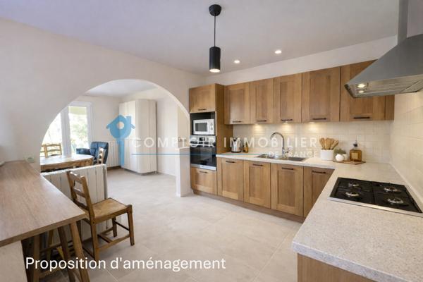 Villa
                                                                                                                                                                                                                                                                                                                        6 pièce(s)                                                                                                                                                                                                          5 chambre(s)                                                                                                                                                                                                          140  m²