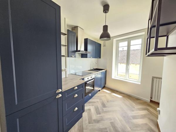 Maison de ville MEUBLÉE d 'une superficie de 82,64m²