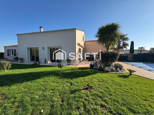 BEAU PAVILLON DE 3 CHAMBRES BUREAU GARAGE ET PISCINE A CHAURAY