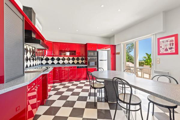 Mandelieu, villa sur les hauteurs, vue mer panoramique