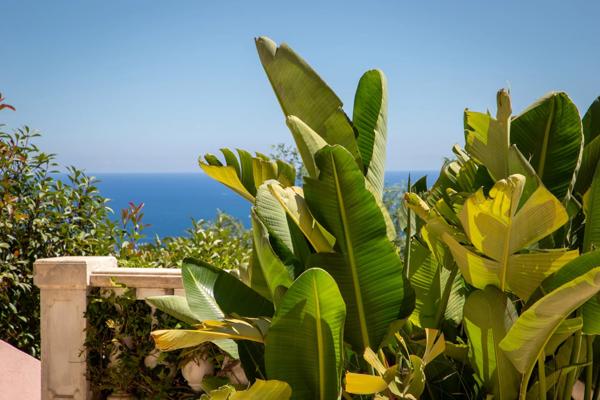Mandelieu, villa sur les hauteurs, vue mer panoramique
