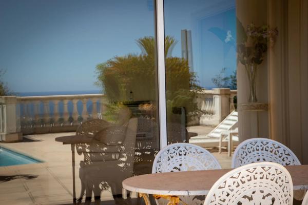 Mandelieu, villa sur les hauteurs, vue mer panoramique