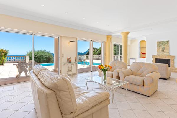 Mandelieu, villa sur les hauteurs, vue mer panoramique