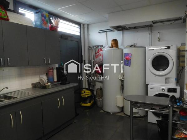 Salon de Coiffure, ARBENT (01), entièrement rénové, 5 Places, 3 bacs de rinçage, belle décoration,