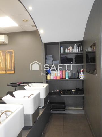 Salon de Coiffure, ARBENT (01), entièrement rénové, 5 Places, 3 bacs de rinçage, belle décoration,