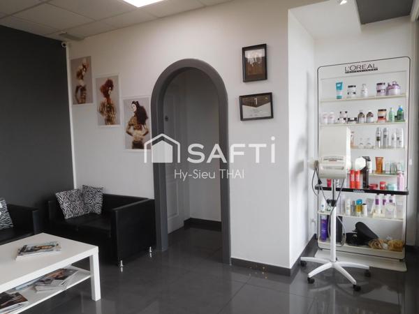 Salon de Coiffure, ARBENT (01), entièrement rénové, 5 Places, 3 bacs de rinçage, belle décoration,