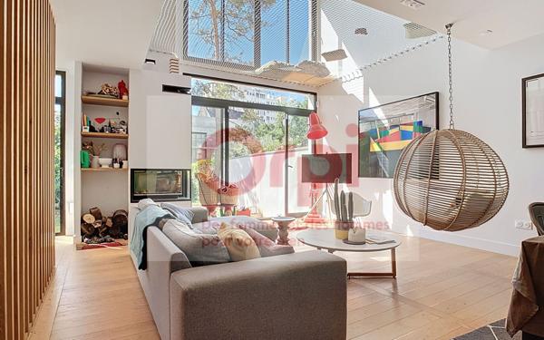 Maison à vendre    8 pièces • 240 m2 Issy-les-Moulineaux