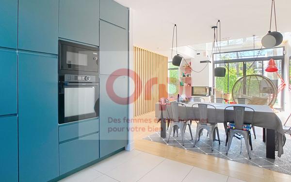 Maison à vendre    8 pièces • 240 m2 Issy-les-Moulineaux