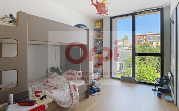 Maison à vendre    8 pièces • 240 m2 Issy-les-Moulineaux