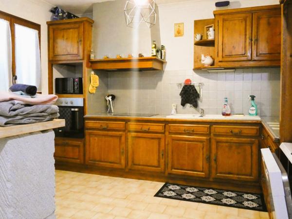 Maison à vendre en R+1 de 166 m² sur un terrain de 1837 m². Route d'Eyguières (13) Arles