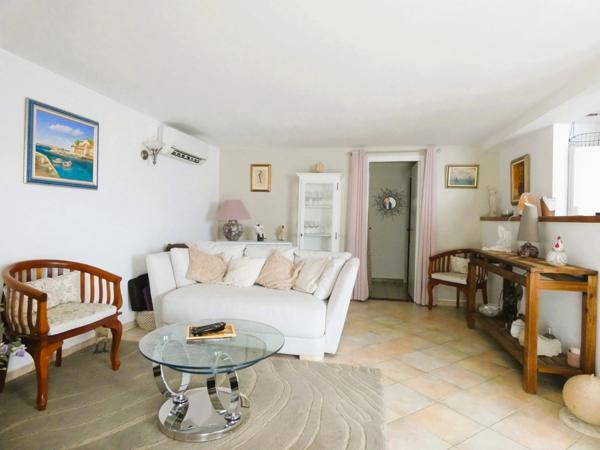 Maison à vendre en R+1 de 166 m² sur un terrain de 1837 m². Route d'Eyguières (13) Arles