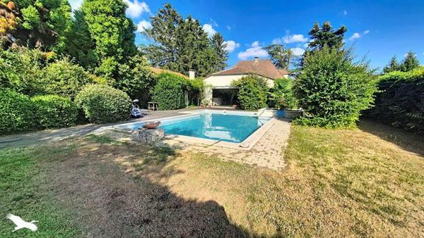 Maison 493 500 € Saint-Laurent-des-Vignes 6 p 198 m² DPE D