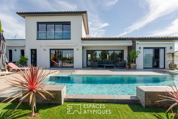 Villa d’architecte raffinée avec vue dominante sur la garrigue