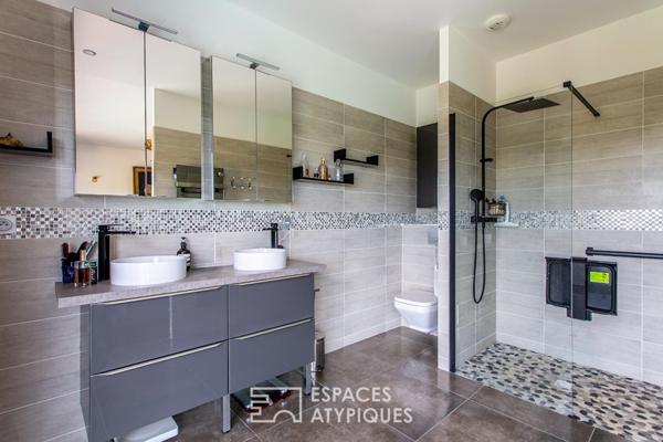 Villa d’architecte raffinée avec vue dominante sur la garrigue