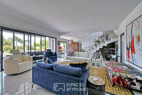Villa d’architecte raffinée avec vue dominante sur la garrigue
