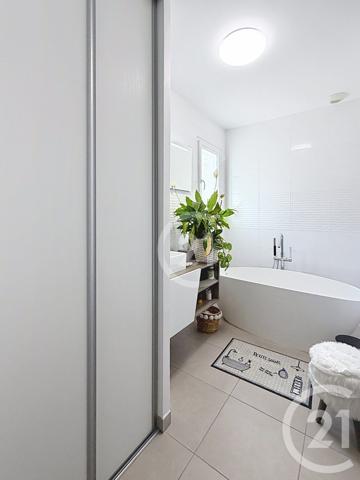 Maison à vendre  4 pièces - 91,78 m2 RAPHELE LES ARLES - 13