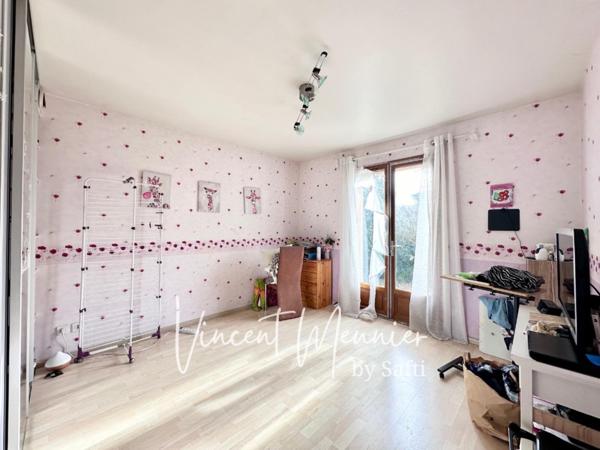 Propriété avec 2 habitations / Garage 90 m2 / Parcelle 1 173 m2