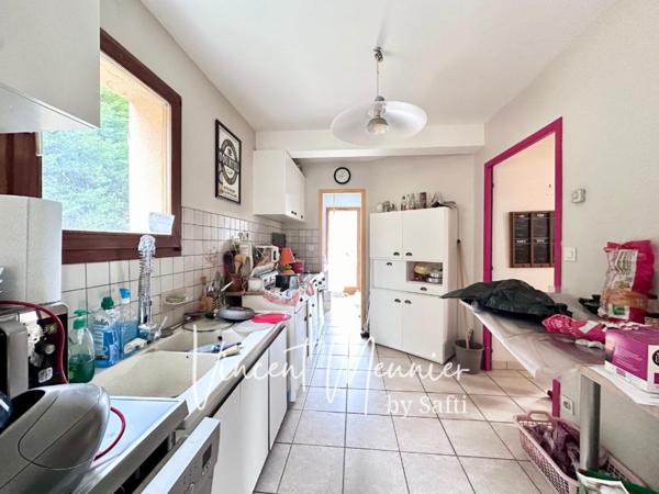 Propriété avec 2 habitations / Garage 90 m2 / Parcelle 1 173 m2