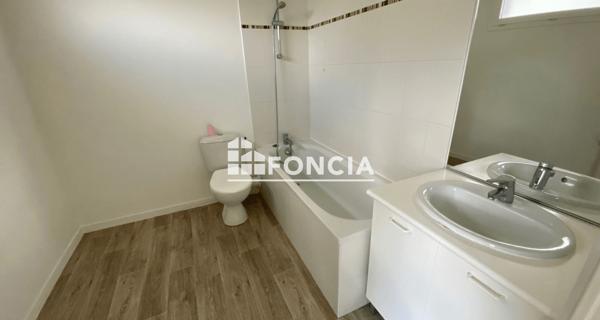Location Appartement 2 pièces 43.66 m² - Corbeil-essonnes 91100